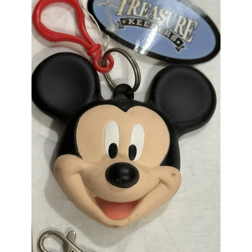 Mickey Mouse‎ Lot of  12 Vintage Figurine Keychains And 1996 Metal Tin And Clips